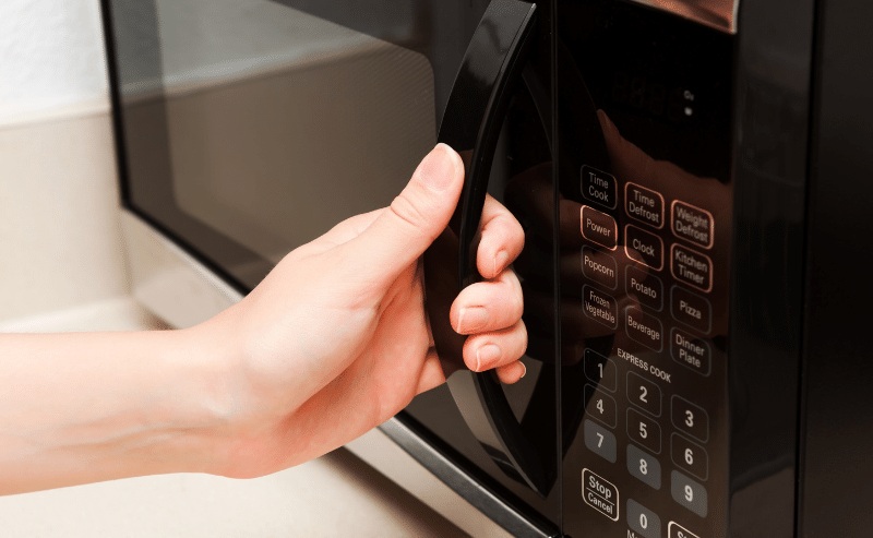 microondas gasta muita energia